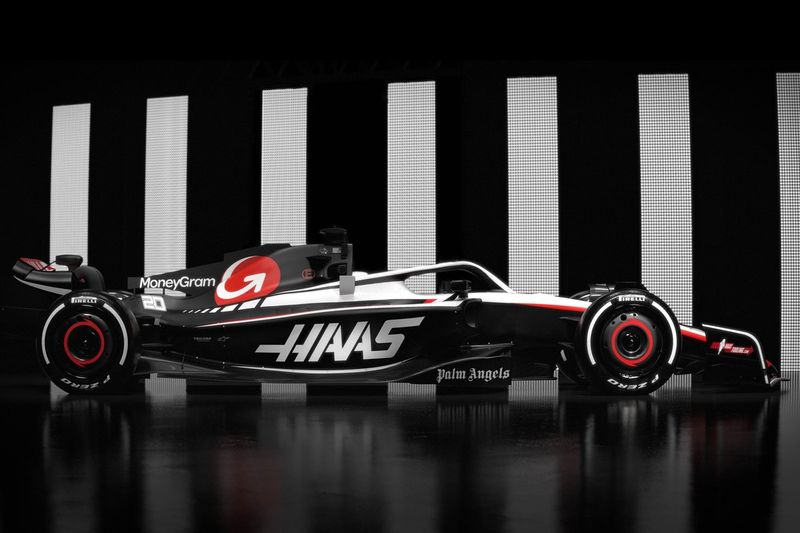 Decoración Haas VF-23