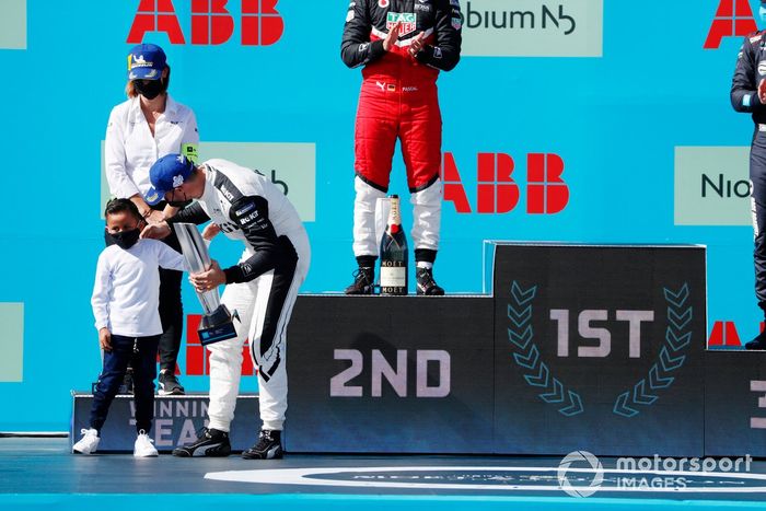 Podio: ganador Edoardo Mortara, Venturi Racing