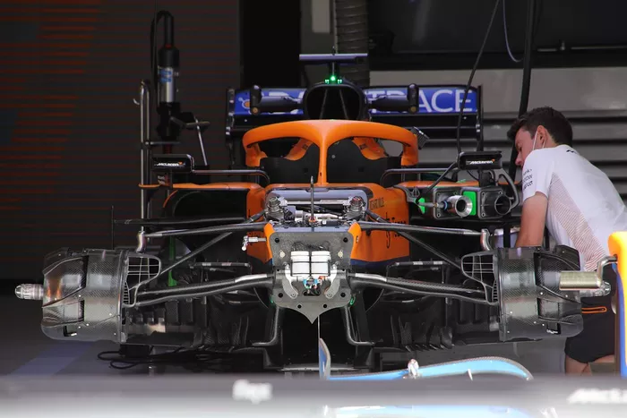 McLaren MCL35M ön detay