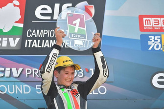 Podio Gara 2 125: il vincitore Filippo Bianchi, Rmu