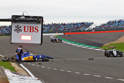 Marcus Ericsson, Sauber C35 va a sbattere nella terza sessione di prove