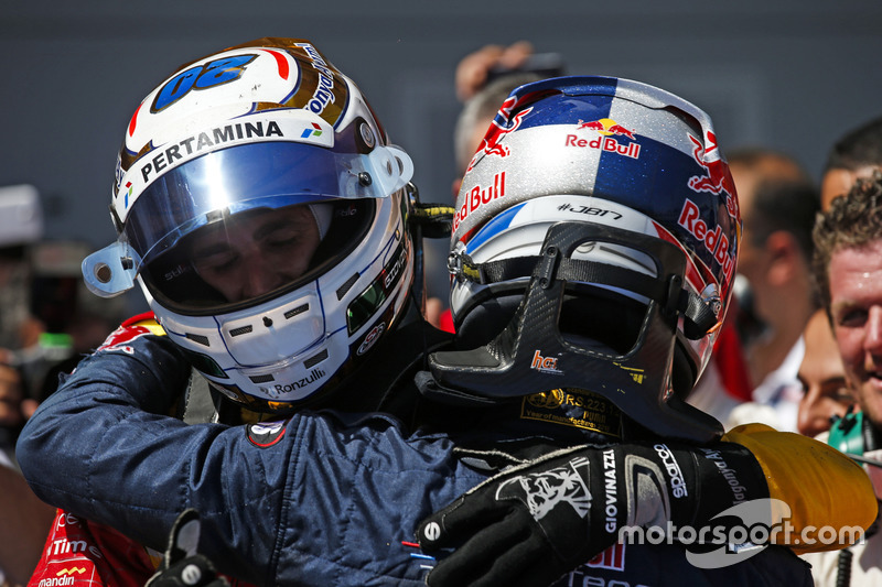 Tweede Pierre Gasly, PREMA Racing feliciteert winnaar Antonio Giovinazzi, PREMA Racing