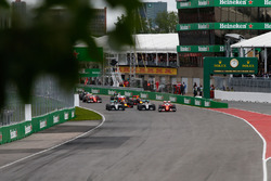 Lewis Hamilton, Mercedes AMG F1 W07 Hybrid and team mate Nico Rosberg, Mercedes AMG F1 W07 Hybrid at the start of the race