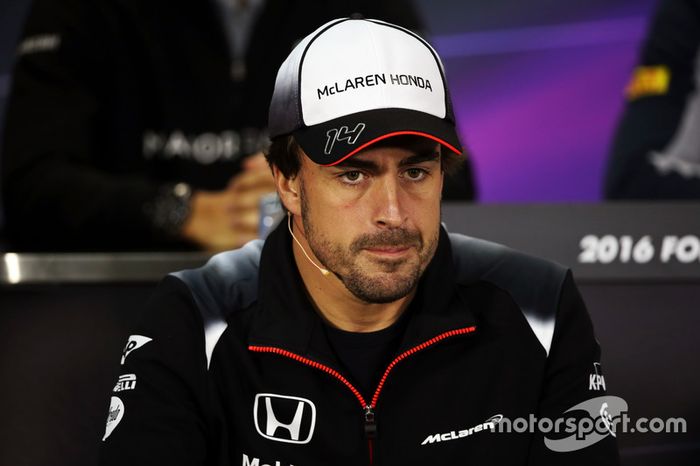 Fernando Alonso, McLaren en la Conferencia de prensa FIA