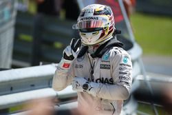 Il vincitore della gara Lewis Hamilton, Mercedes AMG F1 W07