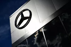Le logo Mercedes