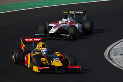 Antonio Giovinazzi, PREMA Racing precede Sergey Sirotkin, ART Grand Prix