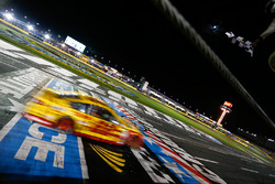 Sieger Joey Logano, Team Penske Ford