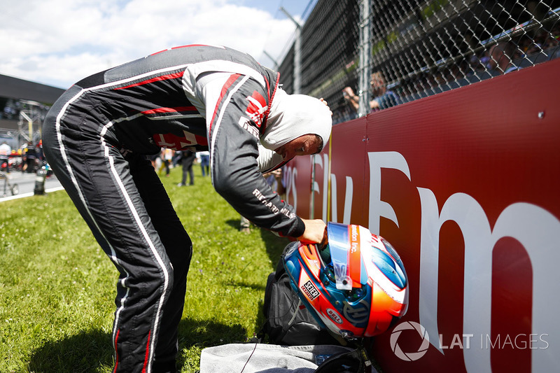 Romain Grosjean espantou o azar das corridas anteriores e ficou em quarto na Áustria