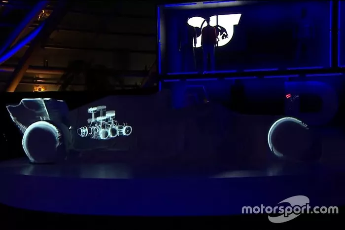 Carro da AlphaTauri coberto