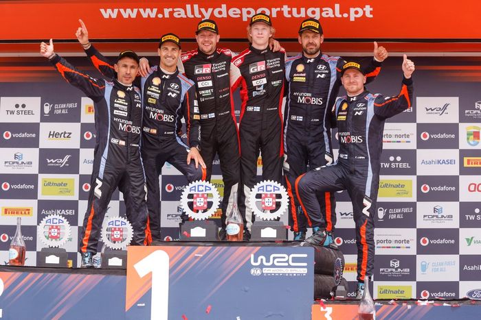 Podio: Ganador Kalle Rovanperä, Jonne Halttunen, Toyota Gazoo Racing WRT Toyota GR Yaris Rally1, segundo puesto Dani Sordo, Candido Carrera, Hyundai World Rally Team Hyundai i20 N Rally1, tercer puesto Esapekka Lappi, Janne Ferm, Hyundai World Rally Team 