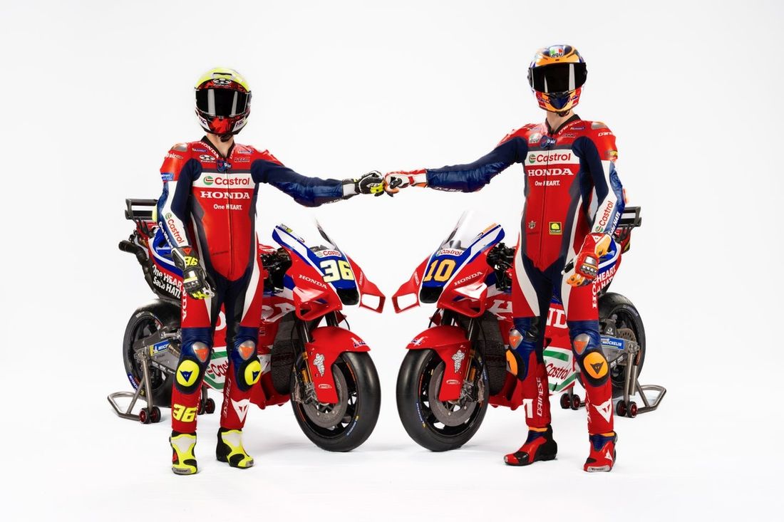 非売品 Honda 2011 MotoGP 記念クリスタル ホンダMOTO GP3冠達成記念3D
