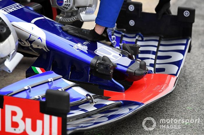 El morro del Scuderia Toro Rosso STR14 con sensores aerodinámicos