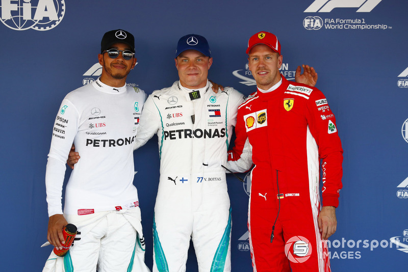 Top 3 después de la clasificación, ganador de la pole Valtteri Bottas, Mercedes AMG F1, segundo Lewis Hamilton, Mercedes AMG F1, tercero Sebastian Vettel, Ferrari