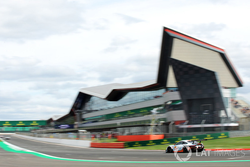 #86 Gulf Racing Porsche 911 RSR: Michael Wainwright, Benjamin Barker, Alex Davison