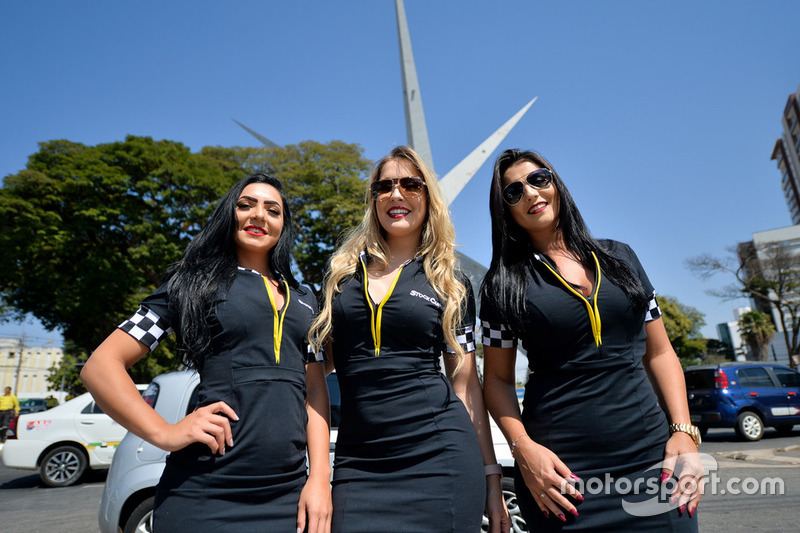 Grid girl da Corrida do Milhão