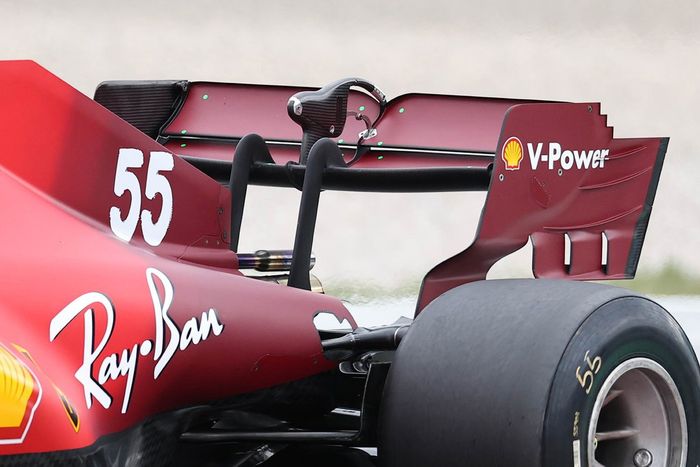 Detalle del alerón trasero del Ferrari SF21