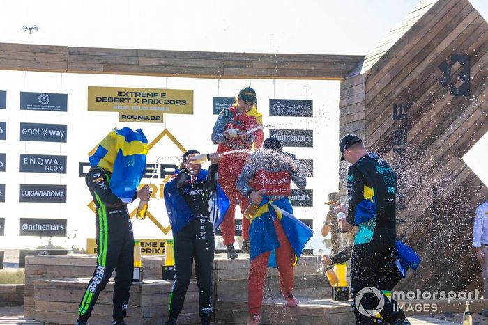 Kevin Hansen, Veloce Racing, and Molly Taylor, Veloce Racing, 2nd position, celebrate with Laia Sanz, Sainz XE Team, and Mattias Ekstrom, Acciona | Sainz XE Team, 1st position, and Johan Kristoffersson, Rosberg X Racing, 3rd position, on the podium