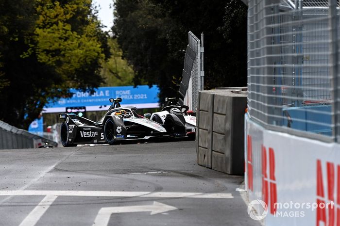 Stoffel Vandoorne, Mercedes Benz EQ, EQ Silver Arrow 02, se toca con Andre Lotterer, Tag Heuer Porsche, Porsche 99X Electric, al inicio de la carrera
