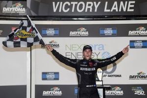 Race winner Ben Rhodes, ThorSport Racing, Toyota Tundra Bombardier LearJet 75