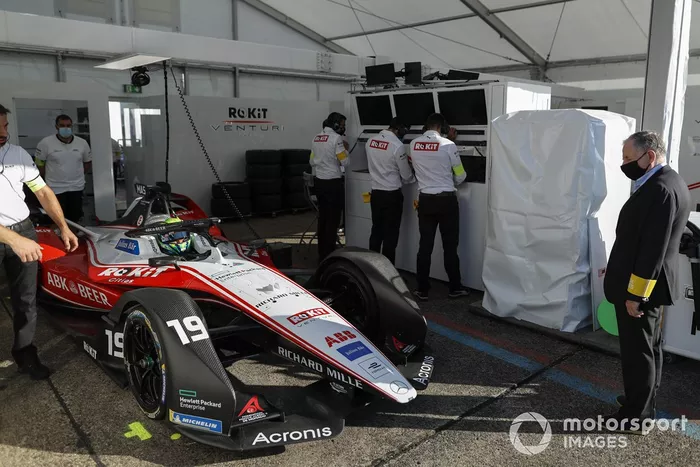 Felipe Massa, Venturi, EQ Silver Arrow 01, y Jean Todt, FIA President looks in