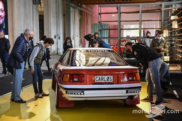 Exposición de coches de Carlos Sainz en Oviedo