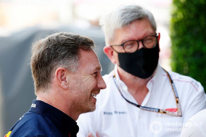 Christian Horner, director del equipo Red Bull Racing, Ross Brawn, director general de deportes de motor