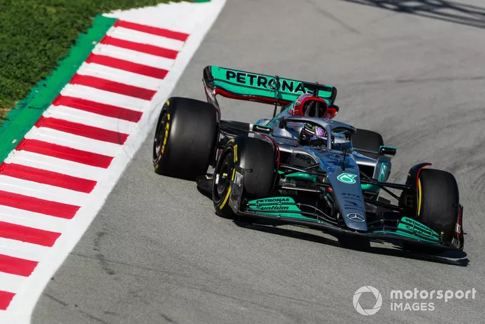 Lewis Hamilton, Mercedes W13