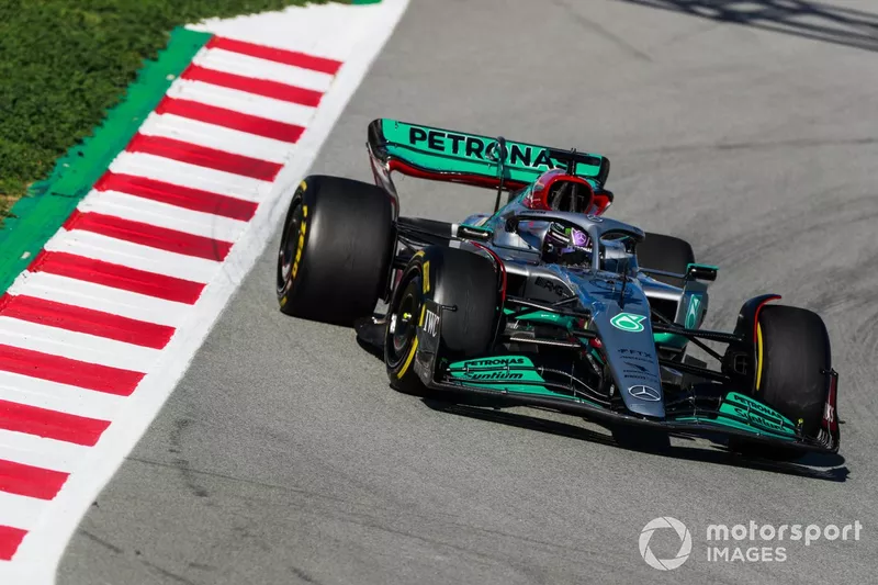 Lewis Hamilton, Mercedes W13