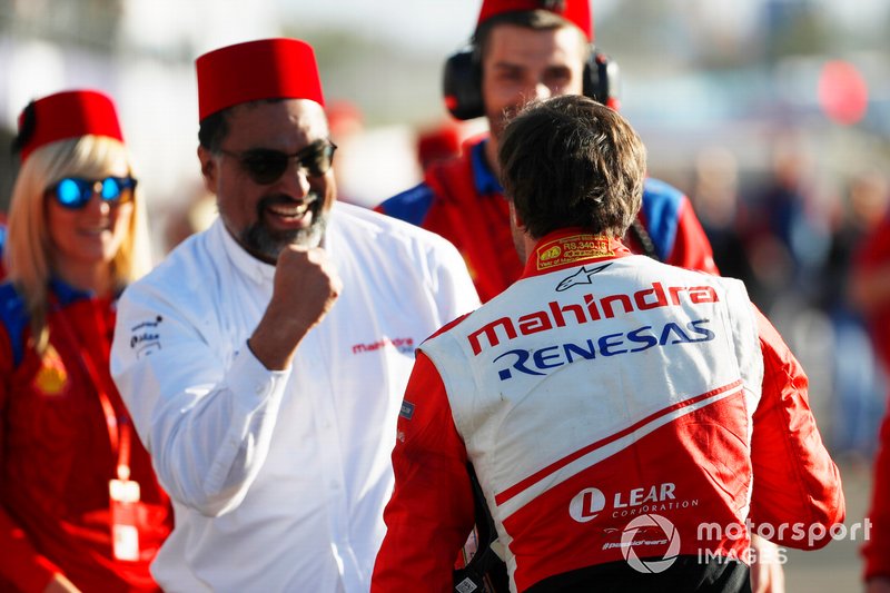 Jérôme d'Ambrosio, Mahindra Racing, celebrates with Dilbagh Gill, CEO, Team Principal, Mahindra Racing, after winning the race