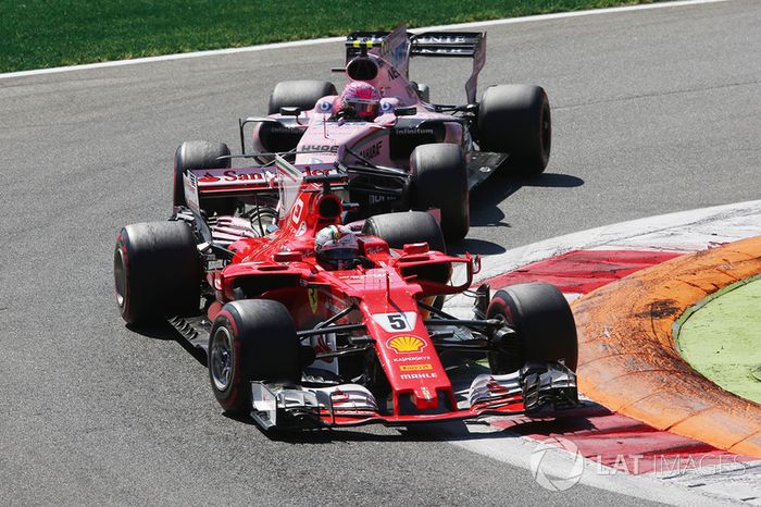  Sebastian Vettel, Ferrari SF70H, Esteban Ocon, Sahara Force India F1 VJM10