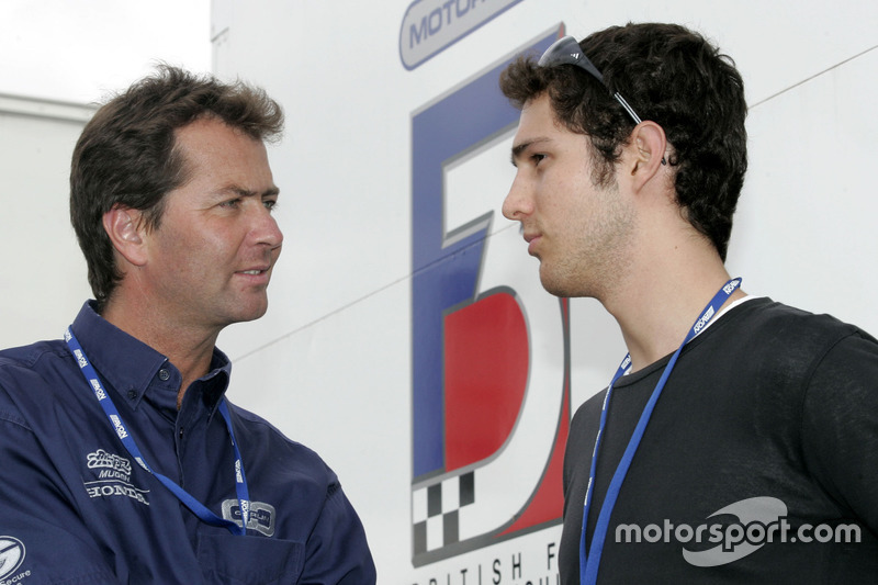 Trevor Carlin con Bruno Senna, Carlin