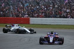 Carlos Sainz Jr., Scuderia Toro Rosso STR12, Felipe Massa, Williams FW40