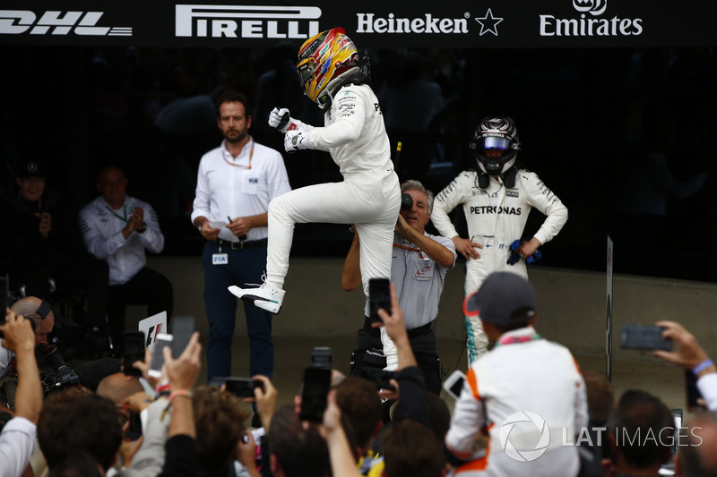 Race winner Lewis Hamilton, Mercedes AMG F1