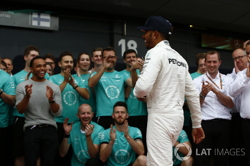 Льюіс Хемілтон, Mercedes AMG F1, Ніколас Хемілтон із командою