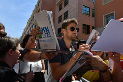 Romain Grosjean, Haas F1 signe des autographes pour les fans