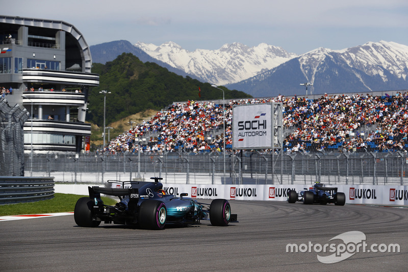 Valtteri Bottas, Mercedes AMG F1 W08, Lewis Hamilton, Mercedes AMG F1 W08