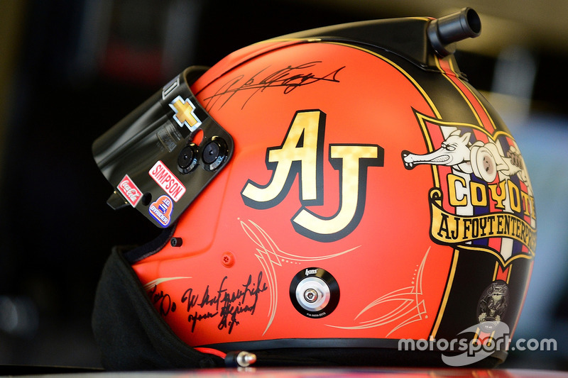 Tony Stewart, StewartHaas Racing, helmet at Indianapolis