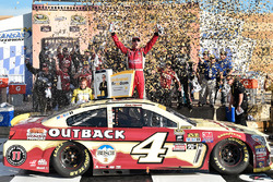 Le vainqueur, Kevin Harvick, Stewart-Haas Racing Chevrolet