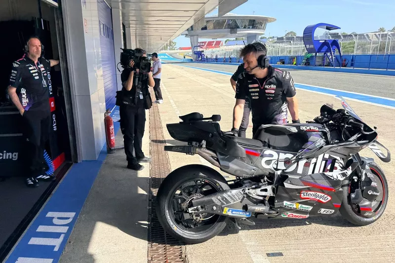 Moto de course Aprilia
