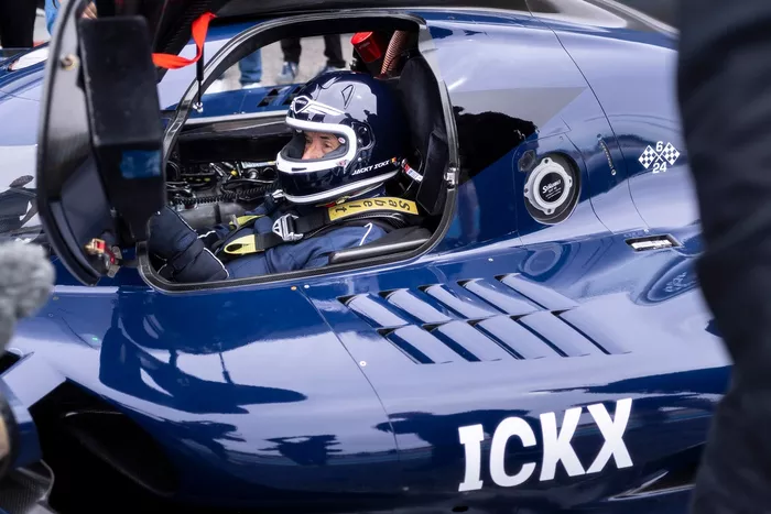 Jacky Ickx, Genesis Magma Racing
