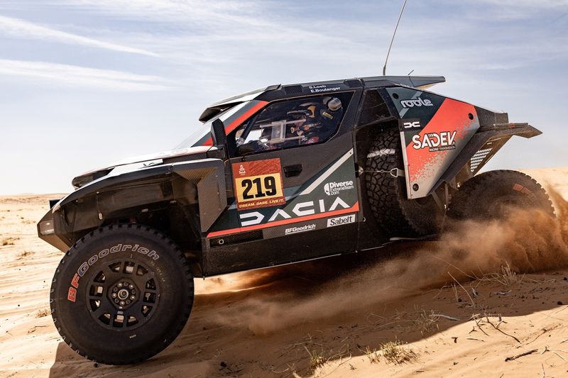 #219 I Dacia Sandriders Dacia: Sebastien Loeb, Edouard Boulanger