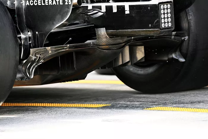 Detalle del difusor del Mercedes W12