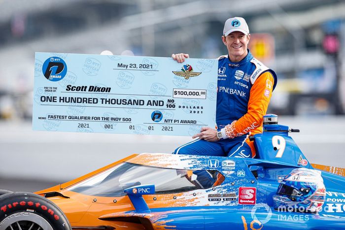 Ganador de la pole Scott Dixon, Chip Ganassi Racing Honda