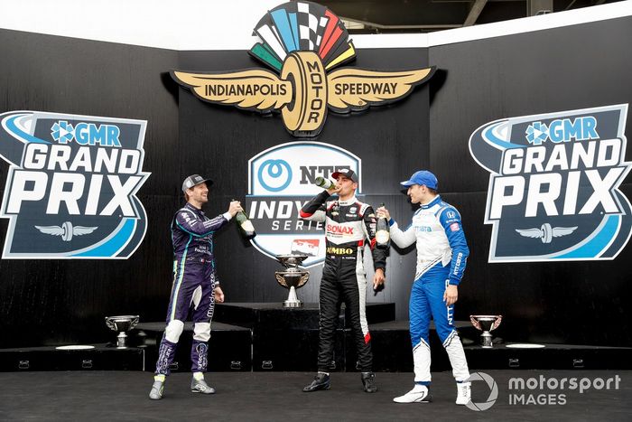 Podio: ganador Rinus VeeKay, Ed Carpenter Racing Chevrolet, segundo Romain Grosjean, Dale Coyne Racing with RWR Honda, y tercero Alex Palou, Chip Ganassi Racing Honda