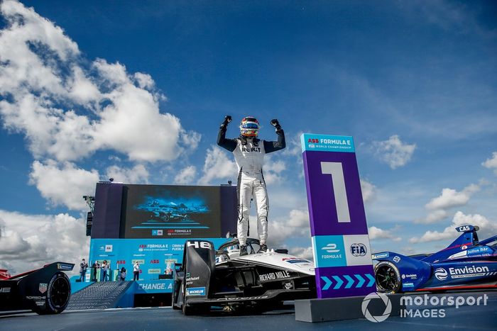 Ganador Edoardo Mortara, Venturi Racing, celebra