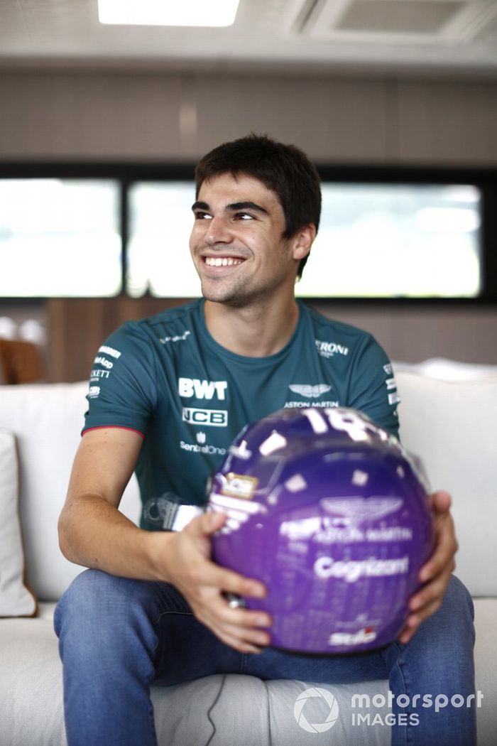 Lance Stroll, Aston Martin con su nuevo casco