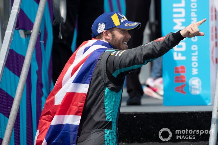 Podio: ganador Sam Bird, Jaguar Racing