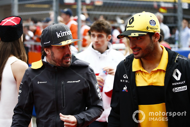 Fernando Alonso, McLaren, Carlos Sainz Jr., Renault Sport F1 Team