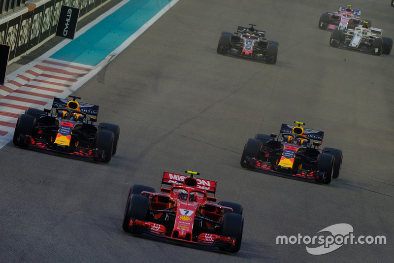 Daniel Ricciardo, Red Bull Racing RB14, Kimi Raikkonen, Ferrari SF71H, Max Verstappen, Red Bull Racing RB14 